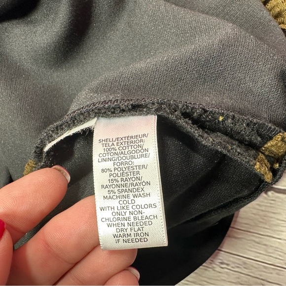 ann taylor LOFT Black Gold crochet floral Patterned overlay Pencil Skirt sz 4 - Picture 9 of 9